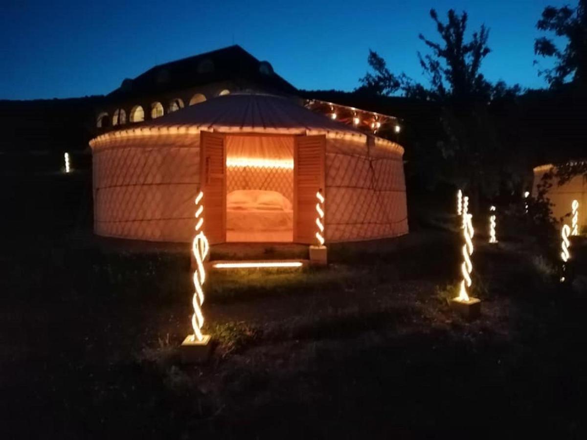 Jurta Hotel Balatongyoeroek Zewnętrze zdjęcie