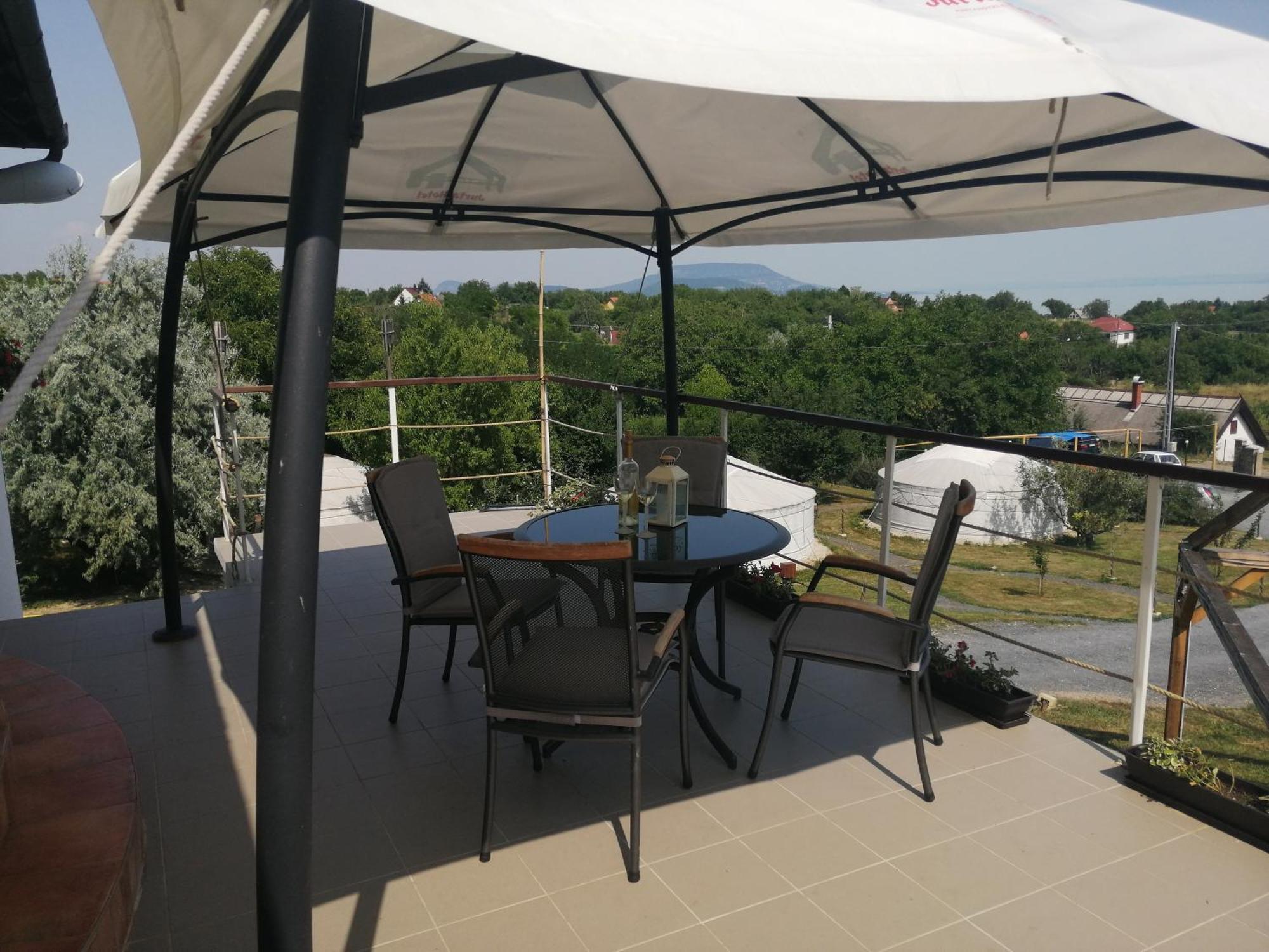 Jurta Hotel Balatongyoeroek Zewnętrze zdjęcie