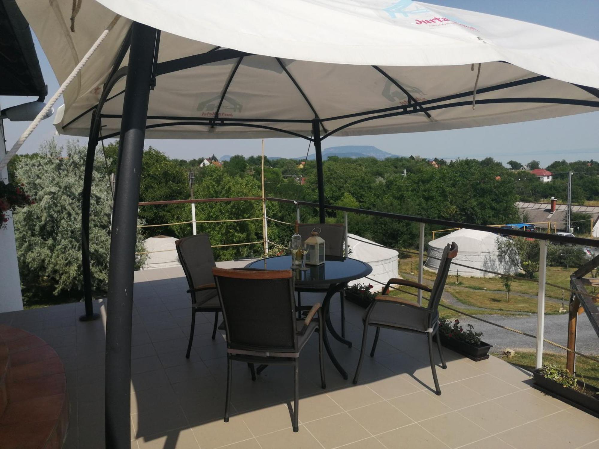 Jurta Hotel Balatongyoeroek Zewnętrze zdjęcie