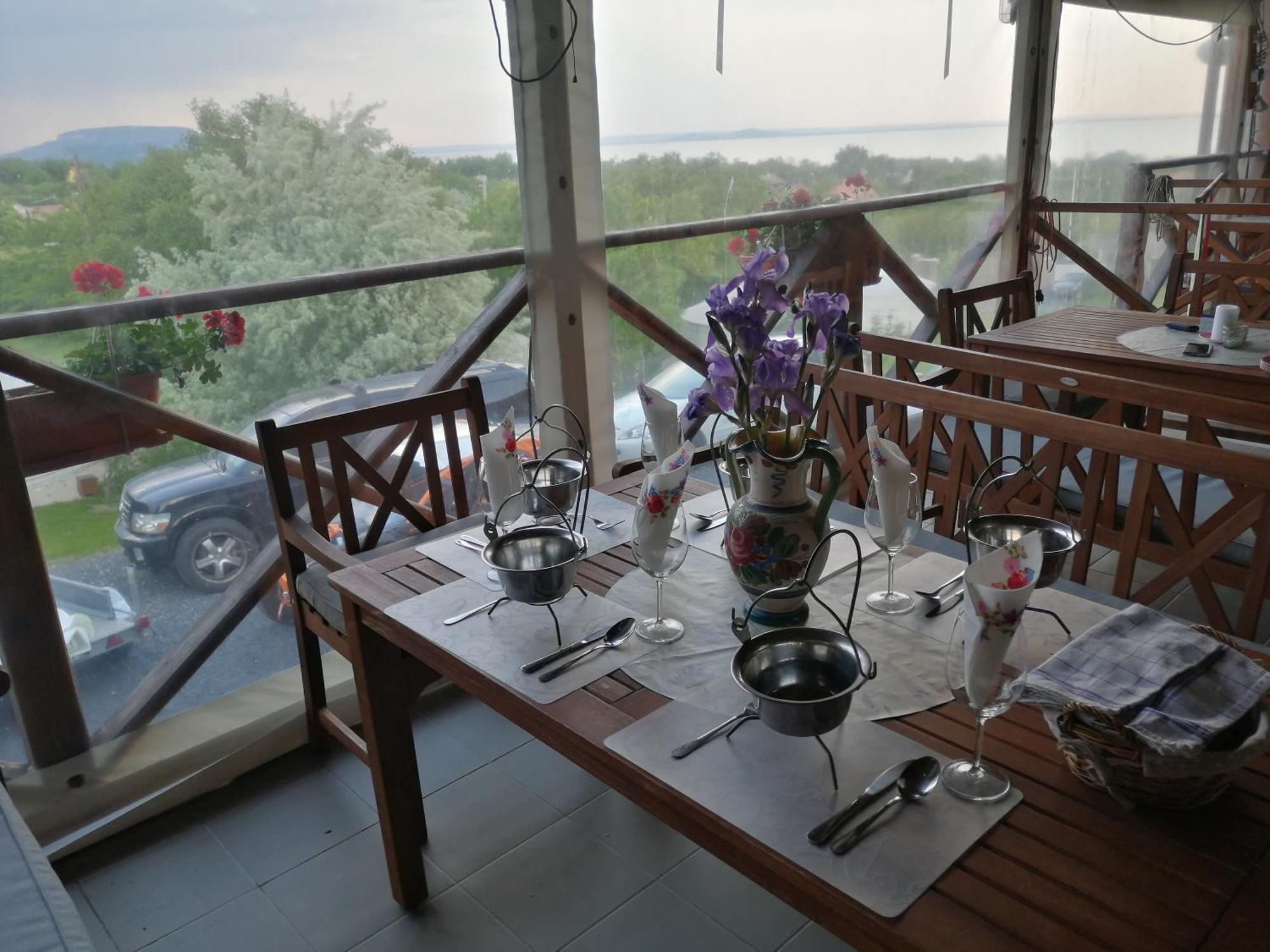 Jurta Hotel Balatongyoeroek Zewnętrze zdjęcie