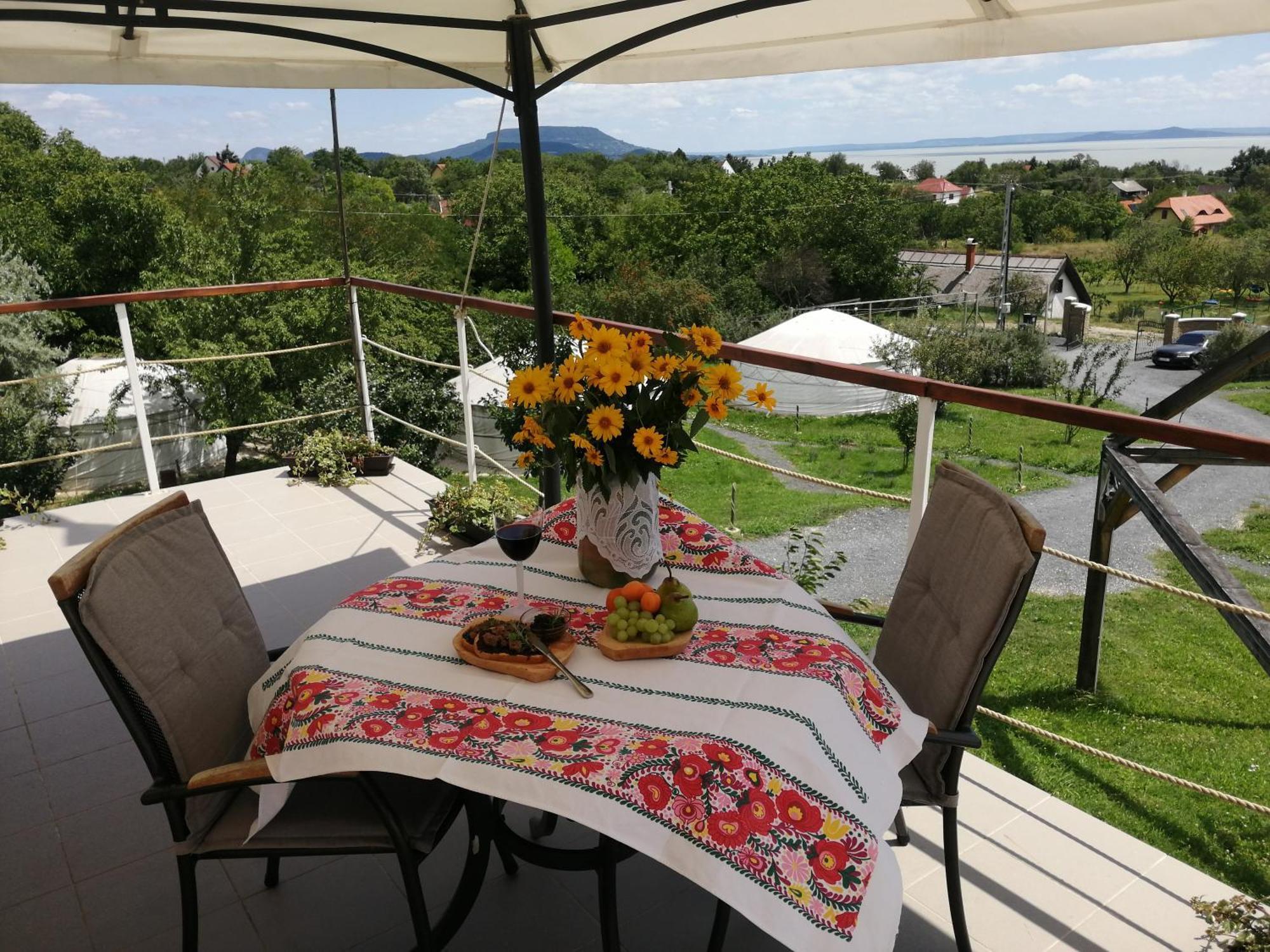 Jurta Hotel Balatongyoeroek Zewnętrze zdjęcie