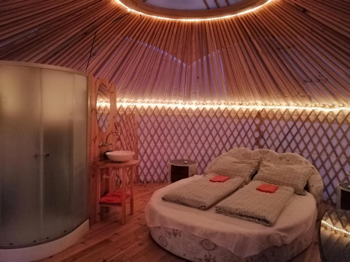 Jurta Hotel Balatongyoeroek Zewnętrze zdjęcie